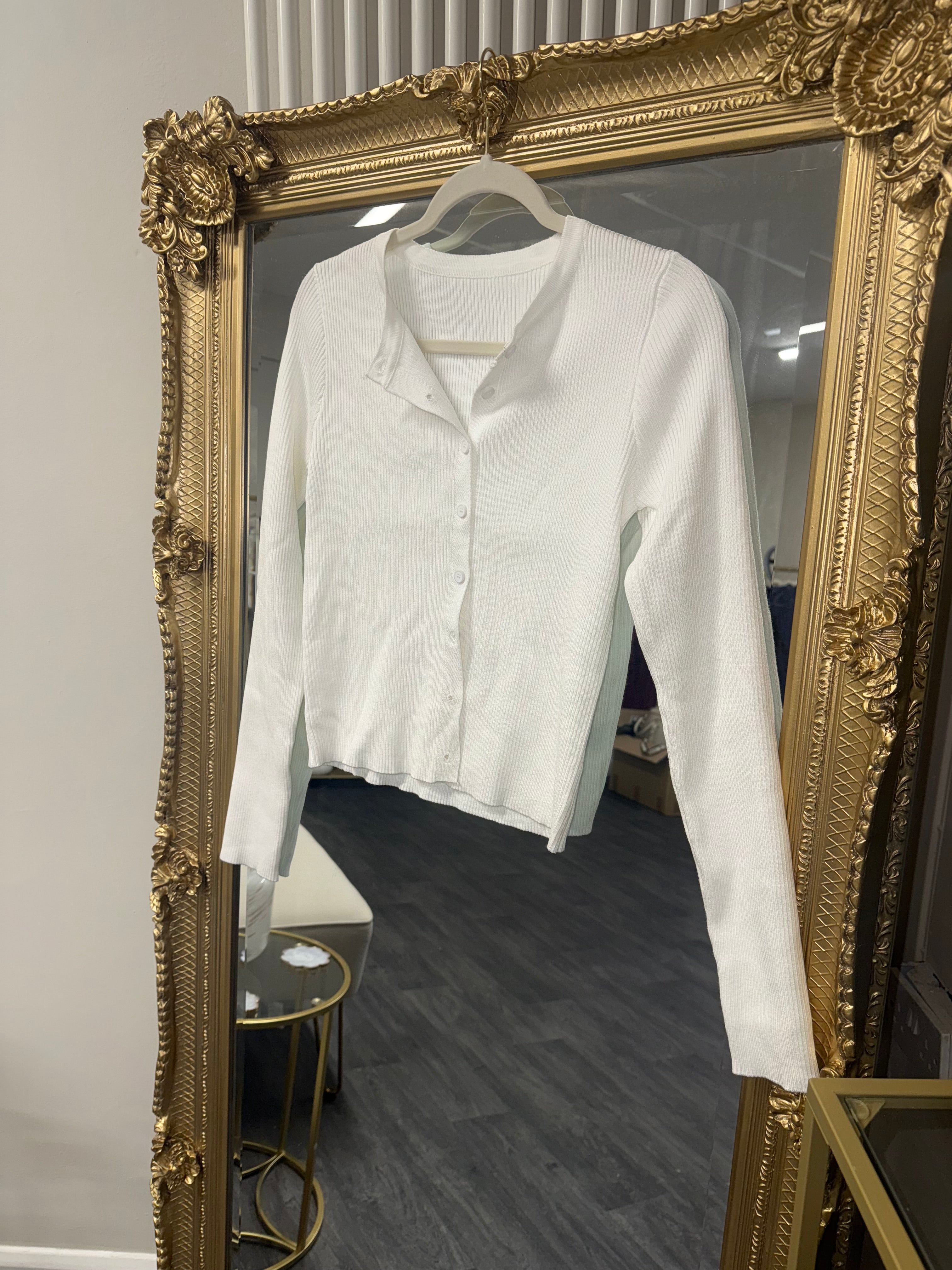 BUTTONED RIBBED LONG SLEEVE TOP - WHITE